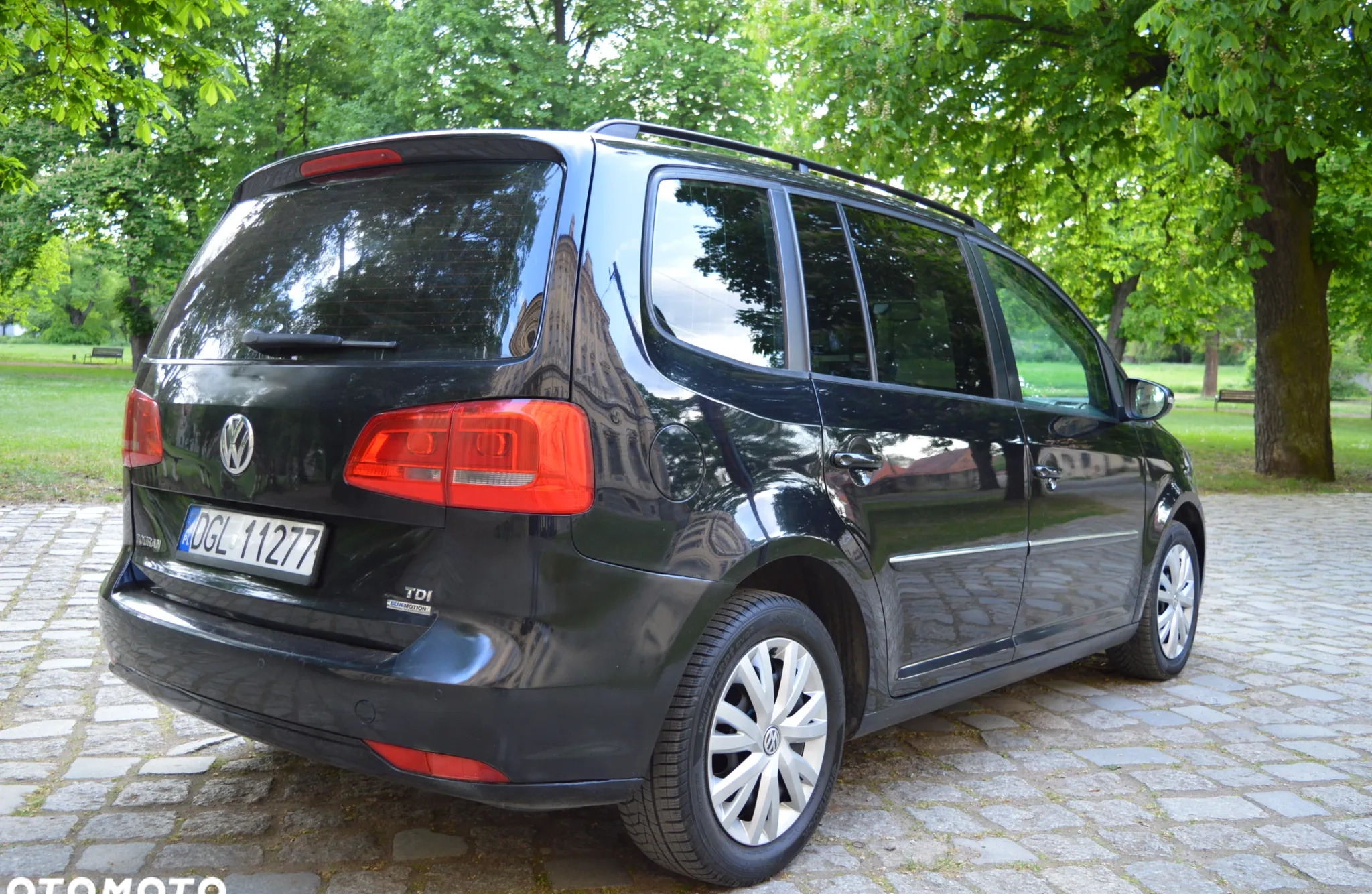 Volkswagen Touran cena 23700 przebieg: 306000, rok produkcji 2011 z Świebodzin małe 56
